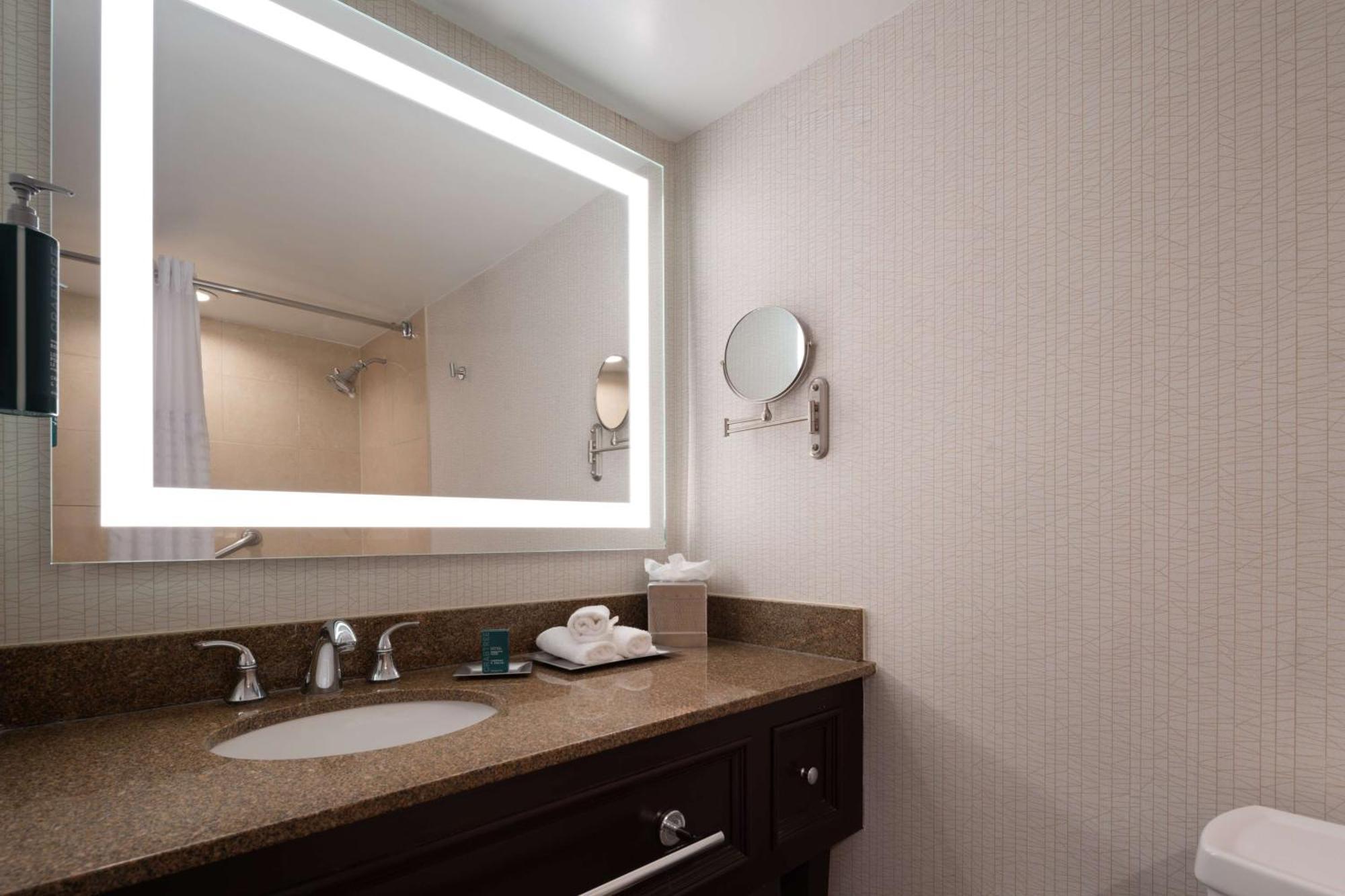 Doubletree By Hilton Baltimore North Hotel Pikesville